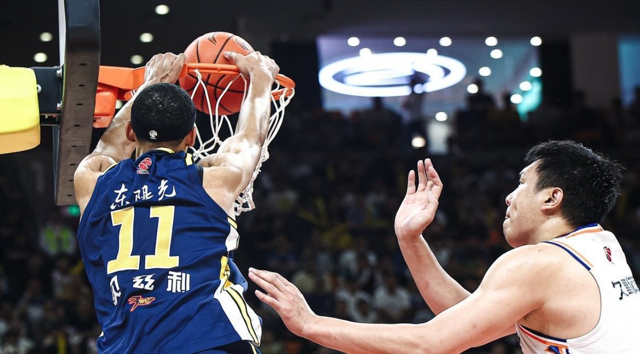 星空体育平台冲刺阶段CBA季后赛焦点战，那不勒斯绝杀压哨，底气十足，更衣室氛围转暖的简单介绍