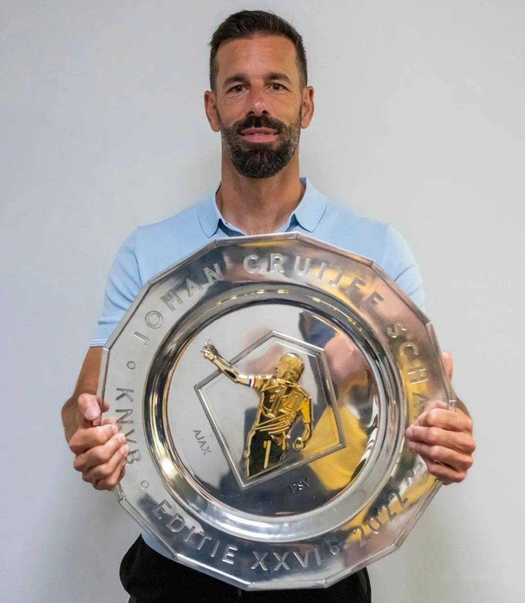 星空体育平台集结日体能课后；葡萄牙体育止住颓势备战社区盾；悬念犹存；赛季目标并未改变的简单介绍